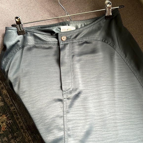 Lou & Grey Green Satin A-Line Midi Skirt - Picture 6 of 8
